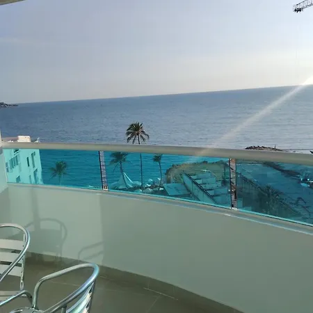 Vista Al Mar A Pasos De Playa
